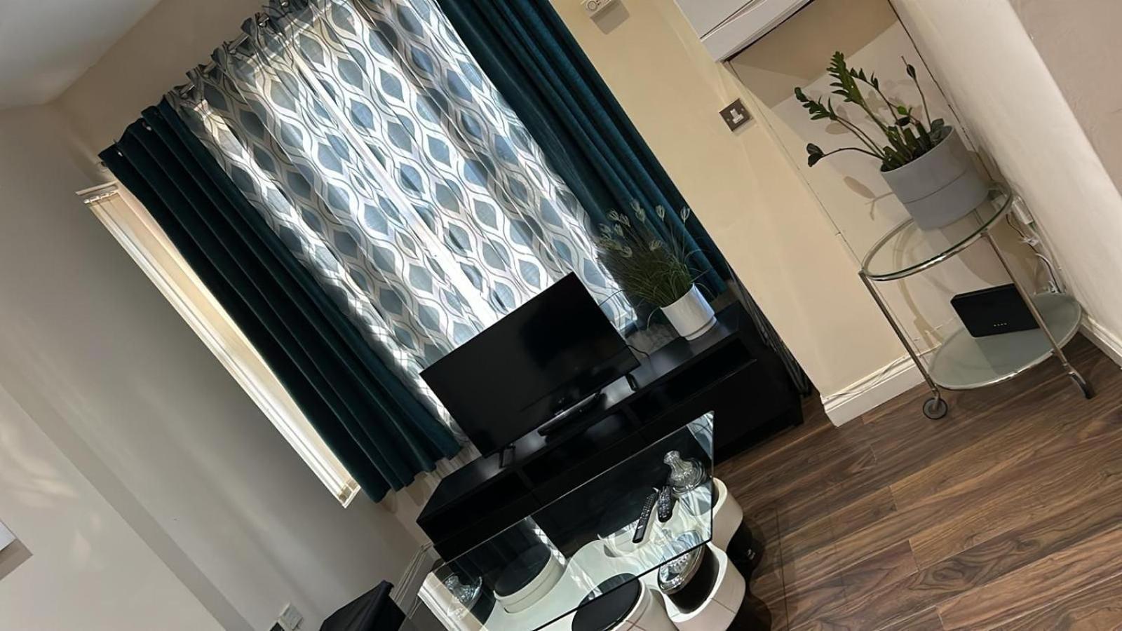 Luxurious 2 Bed Apartment ベドフォード エクステリア 写真